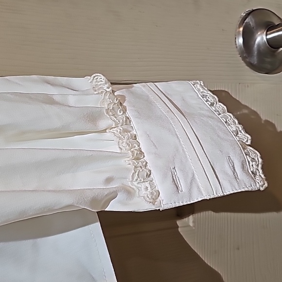 Vintage lace ruffle high collar blouse size XXL. - Picture 11 of 15